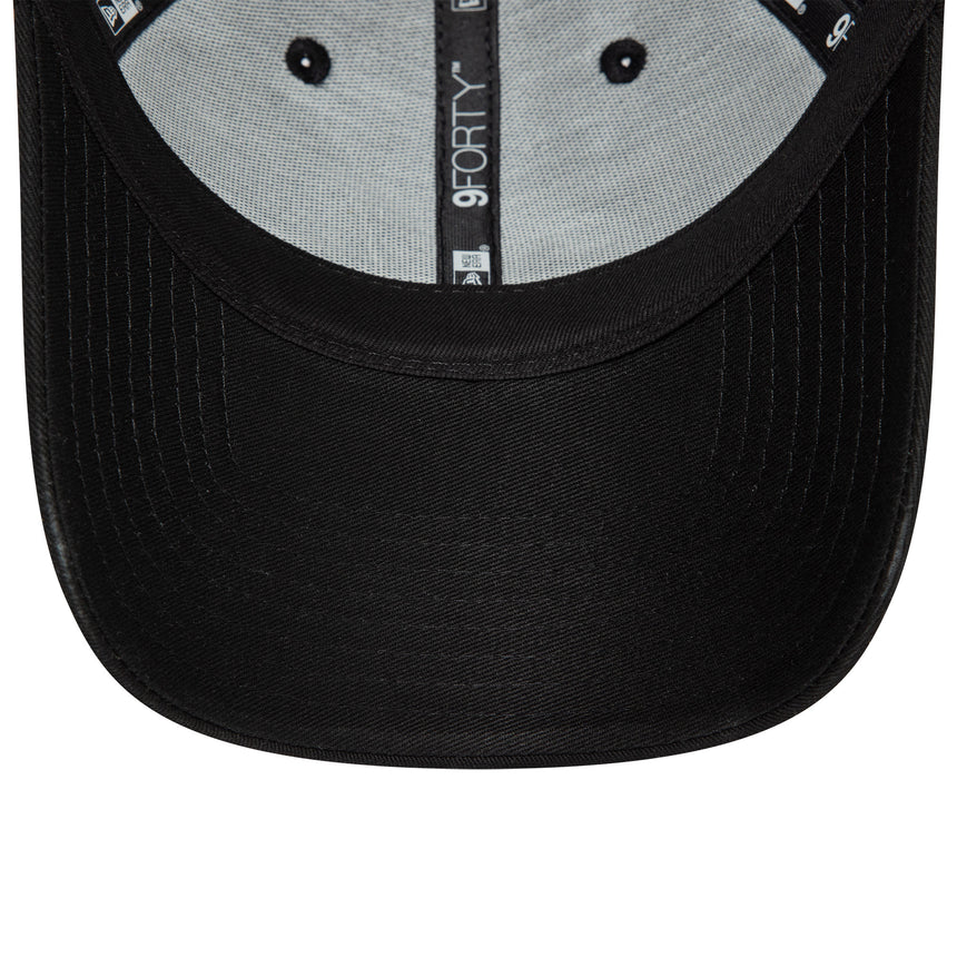 Alpine cap, embossed. New Era, 9FORTY, black