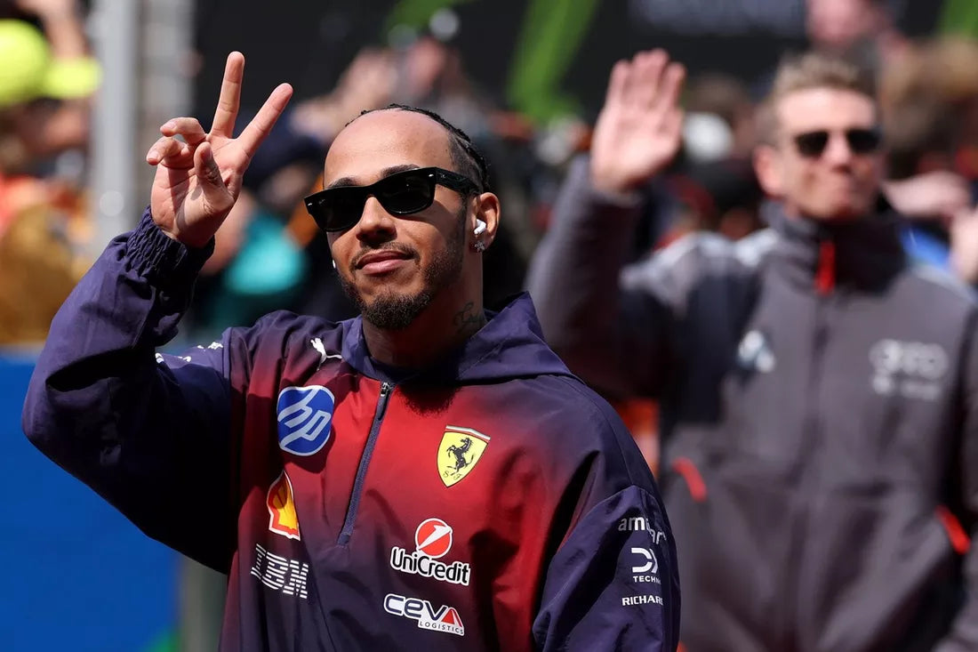 Hamilton holds fourth despite Ferrari pit error