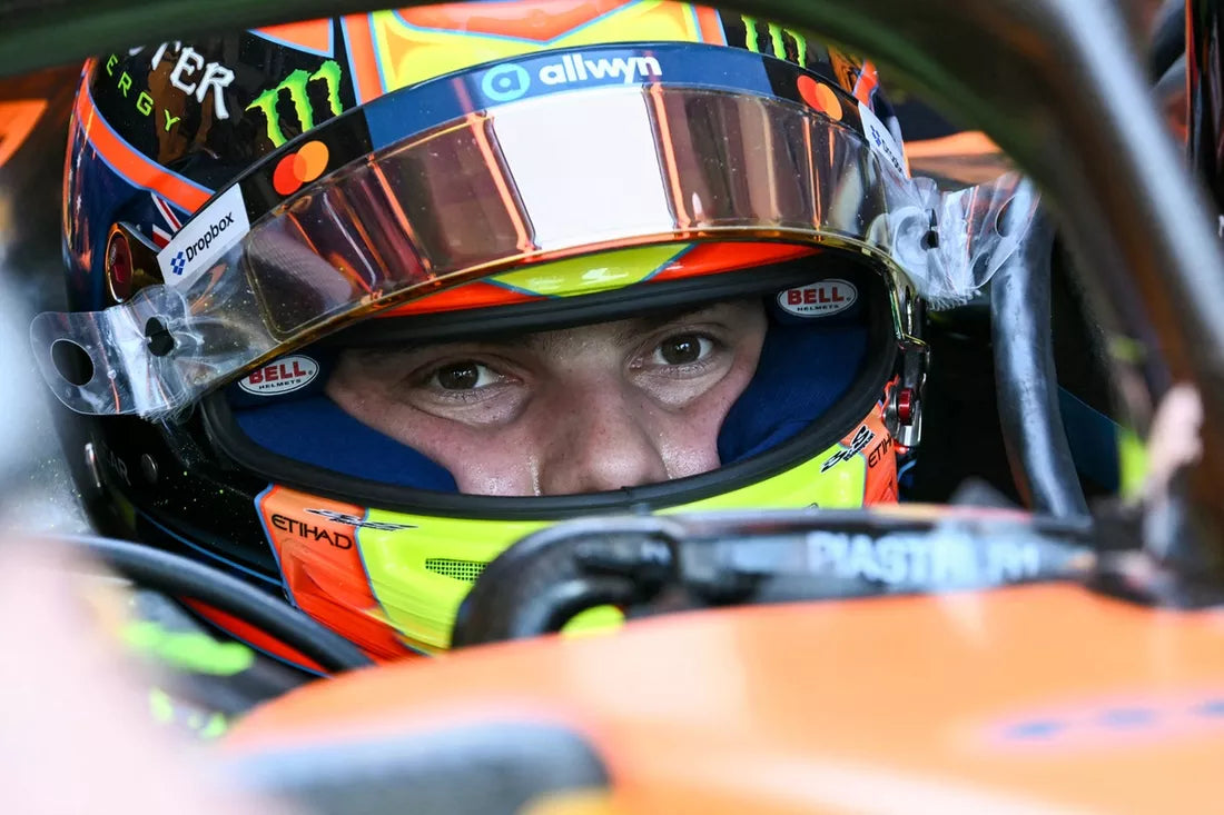 Piastri criticizes Sainz after blue flag incident