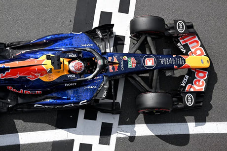 Verstappen explains first-lap clash with Hamilton
