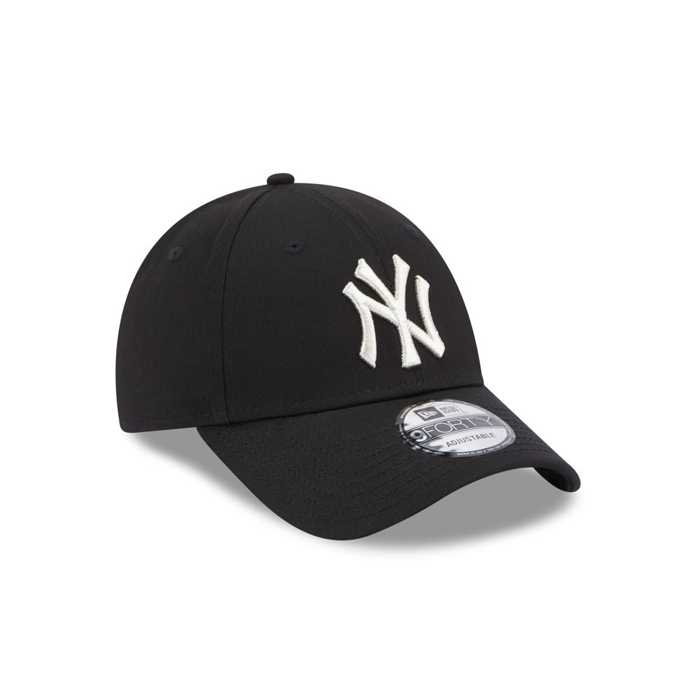 New York Yankees Metallic Logo 9FORTY Baseball Cap, black