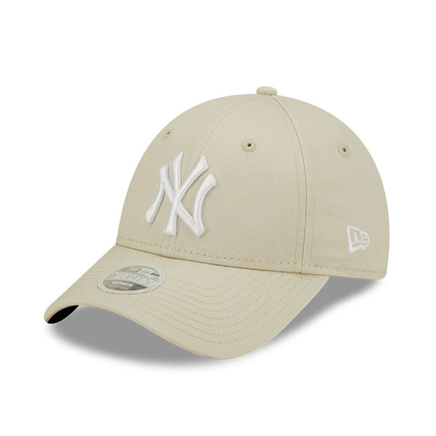 Gorra Essential 9FORTY de la Liga Femenina de los Yankees de Nueva York, beige