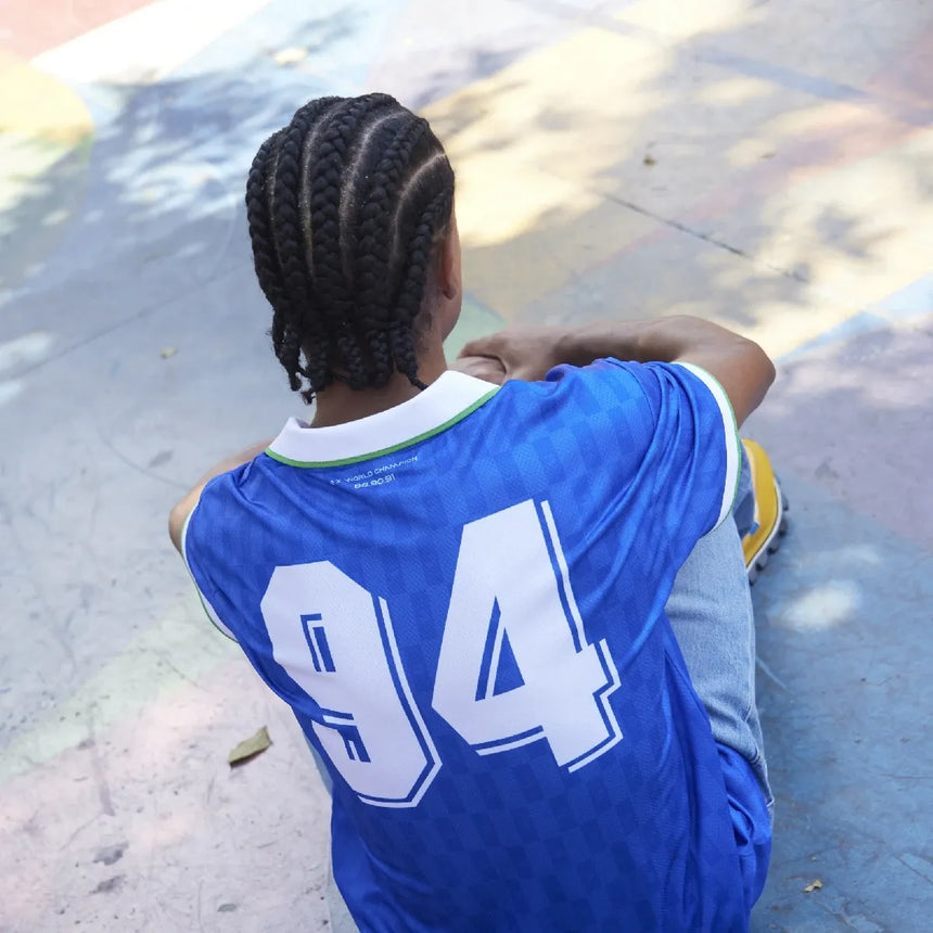 Senna_94_Relaxed_Fit_Jersey_ASLE06001BLU_Model_02-web-use.webp